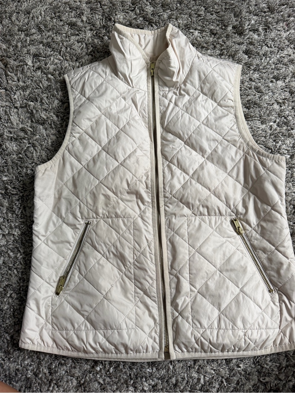Old Navy Quilted Sleeveless Puffer Vests - Black & Cream - Picture 4 of 7